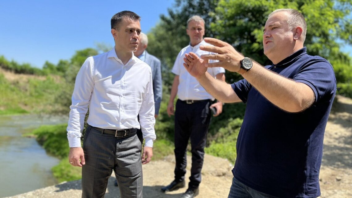 Држава ће санирати штету насталу услед поплава у селима општине Љиг Држава ће санирати штету насталу услед поплава у селима општине Љиг