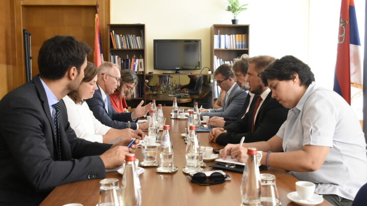 Успостављање поверења и сарадње државних институција са представницима албанске националне мањине