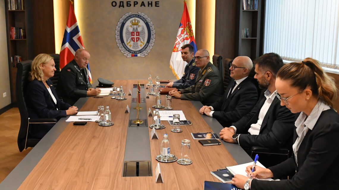 Sastanak ministra Vučevića sa novoimenovanom ambasadorkom Norveške Sastanak ministra Vučevića sa novoimenovanom ambasadorkom Norveške