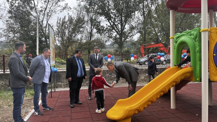 Средствима МДУЛС-а изграђена два дечја игралишта у Рековцу