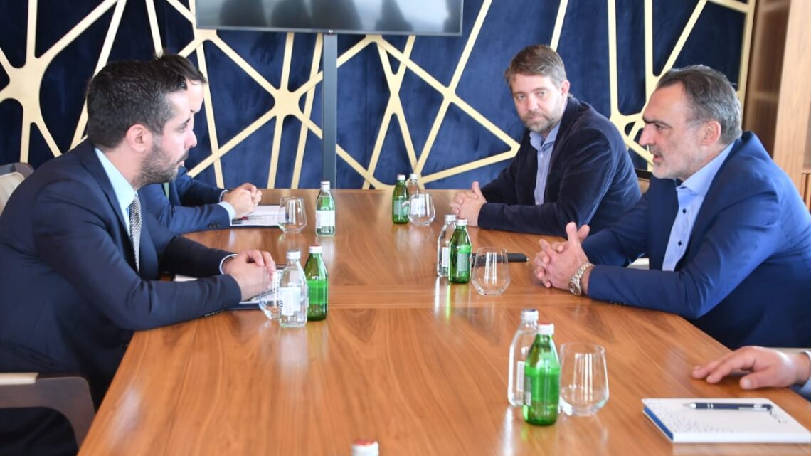 Високотехнолошке компаније доносе нова радна места Високотехнолошке компаније доносе нова радна места
