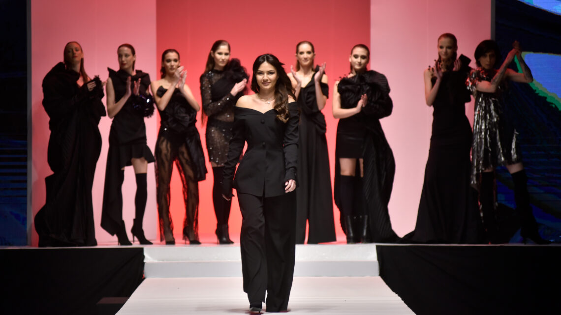 Autorske revije obeležile drugo veče Perwoll Fashion Week-a Autorske revije obeležile drugo veče Perwoll Fashion Week-a