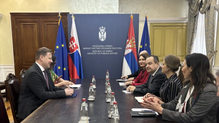 Министар Дачић примио новоименованог амбасадора Словачке