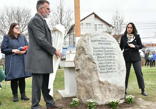 Откривен споменик жртвама погрома на Косову и Метохији