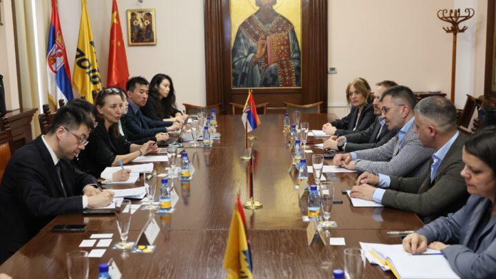 Делегација Министарства трговине НР Кине у посети Пошти Србије