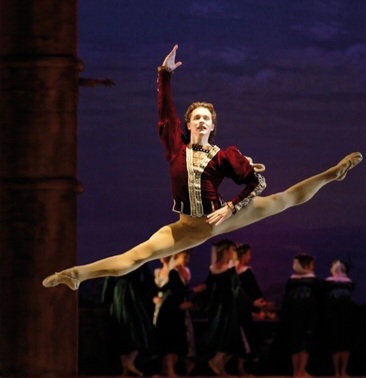 „Лабудово језеро“ са балетском звездом Иштваном Симоном за Светски дан игре 29. априла на Великој сцени