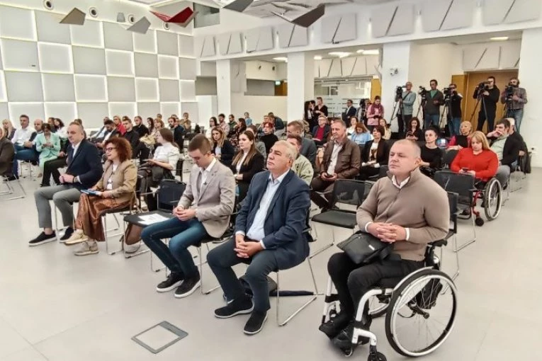 Help hendikep za pristupačniju Srbiju