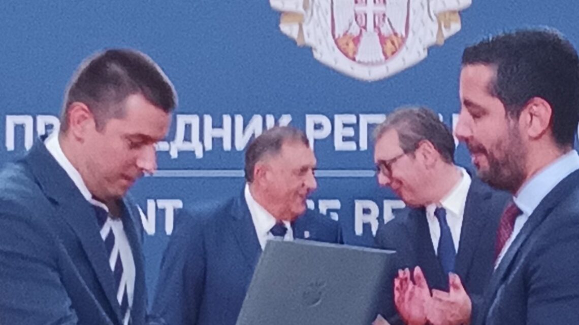 Usvojen nacrt Deklaracije o zaštiti nacionalnih i političkih prava i zajedničkoj budućnosti srpskog naroda Usvojen nacrt Deklaracije o zaštiti nacionalnih i političkih prava i zajedničkoj budućnosti srpskog naroda