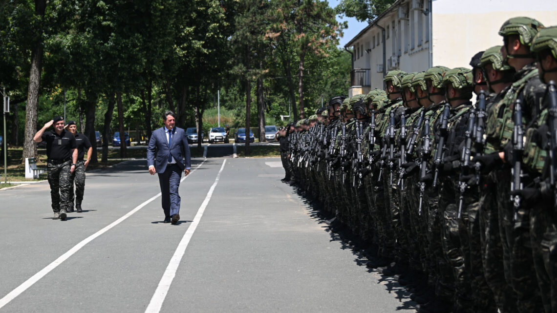 Ministar Gašić obišao Odred vojne policije specijalne namene „Kobre“ Ministar Gašić obišao Odred vojne policije specijalne namene „Kobre“
