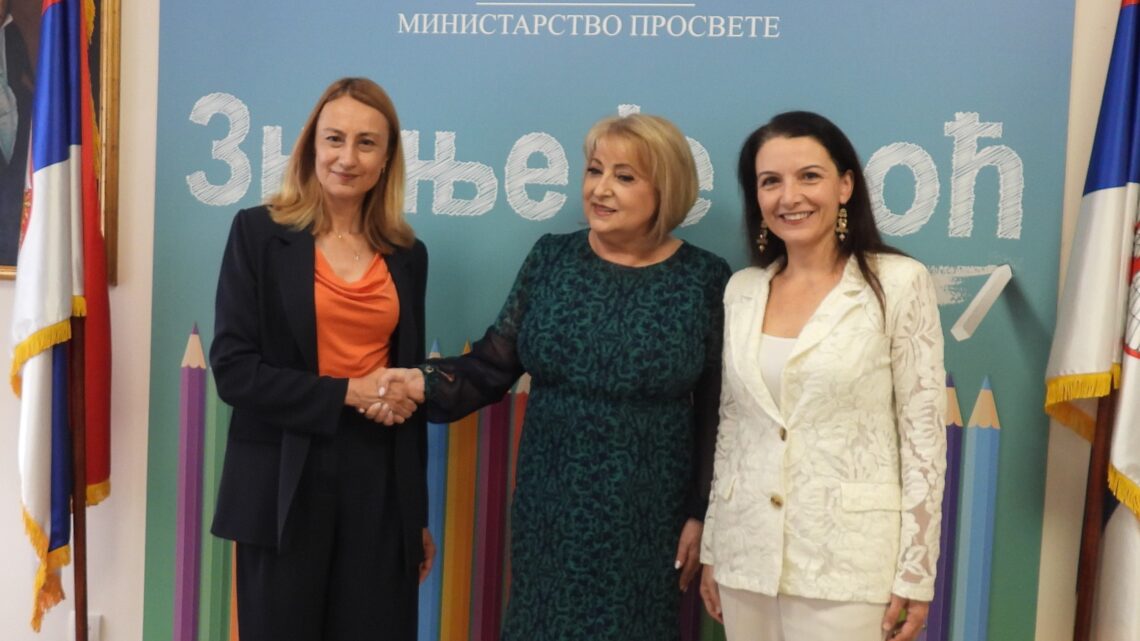 Сарадња са УНИЦЕФ-ом на стварању квалитетних услова за подршку деци и њиховим породицама Сарадња са УНИЦЕФ-ом на стварању квалитетних услова за подршку деци и њиховим породицама