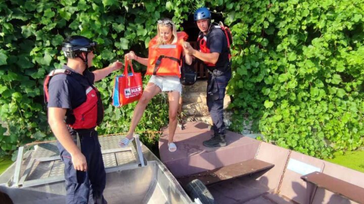 Спасено седам лица из чамца на језеру Међувршје код Чачка