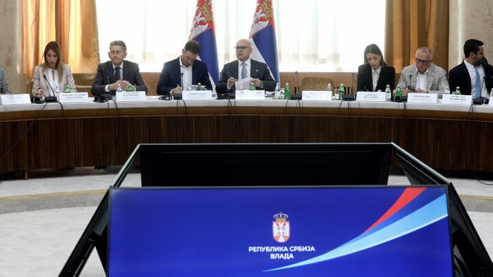 Учинити максималне напоре да се додатно подигне животни стандард грађана