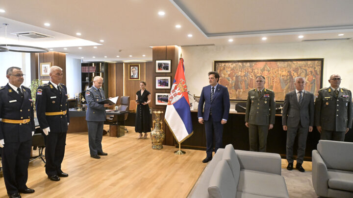 Ministar Gašić uručio ukaze o unapređenjima i postavljenjima u Vojsci Srbije