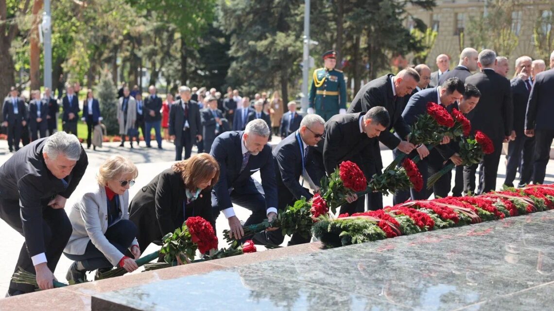 Делегација Народне скупштине у Волгограду на обележавања јубилеја ослобађања од нацизма Делегација Народне скупштине у Волгограду на обележавања јубилеја ослобађања од нацизма