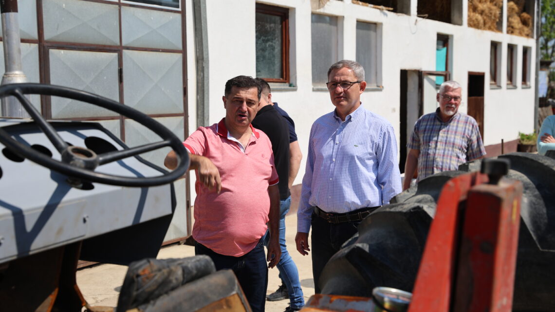 Министар Гламочић: Држава мора да буде на селу, не у канцеларији Министар Гламочић: Држава мора да буде на селу, не у канцеларији