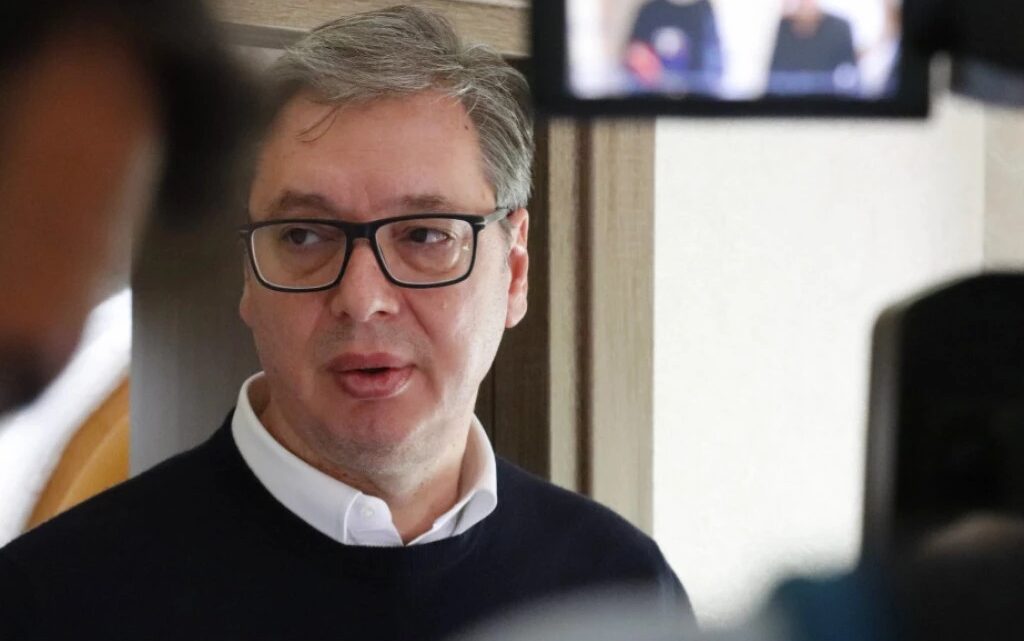 Vučić u Kosjeriću: Mnogo se sekiram, ne mogu više da kosim, imaću još jednu diplomu…