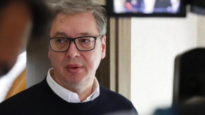 Vučić u Kosjeriću: Mnogo se sekiram, ne mogu više da kosim, imaću još jednu diplomu…