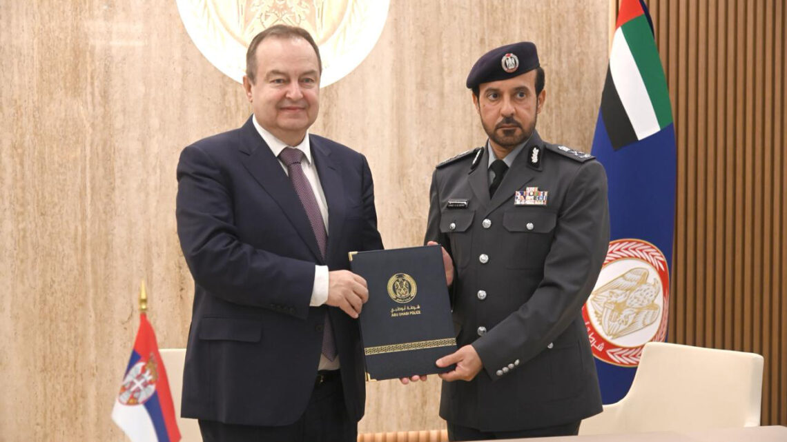 Министар Дачић се састао са директором Полиције Абу Дабија Министар Дачић се састао са директором Полиције Абу Дабија