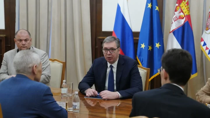 Vučić poleteo iz Bakua, čekali dozvolu za nastavak leta
