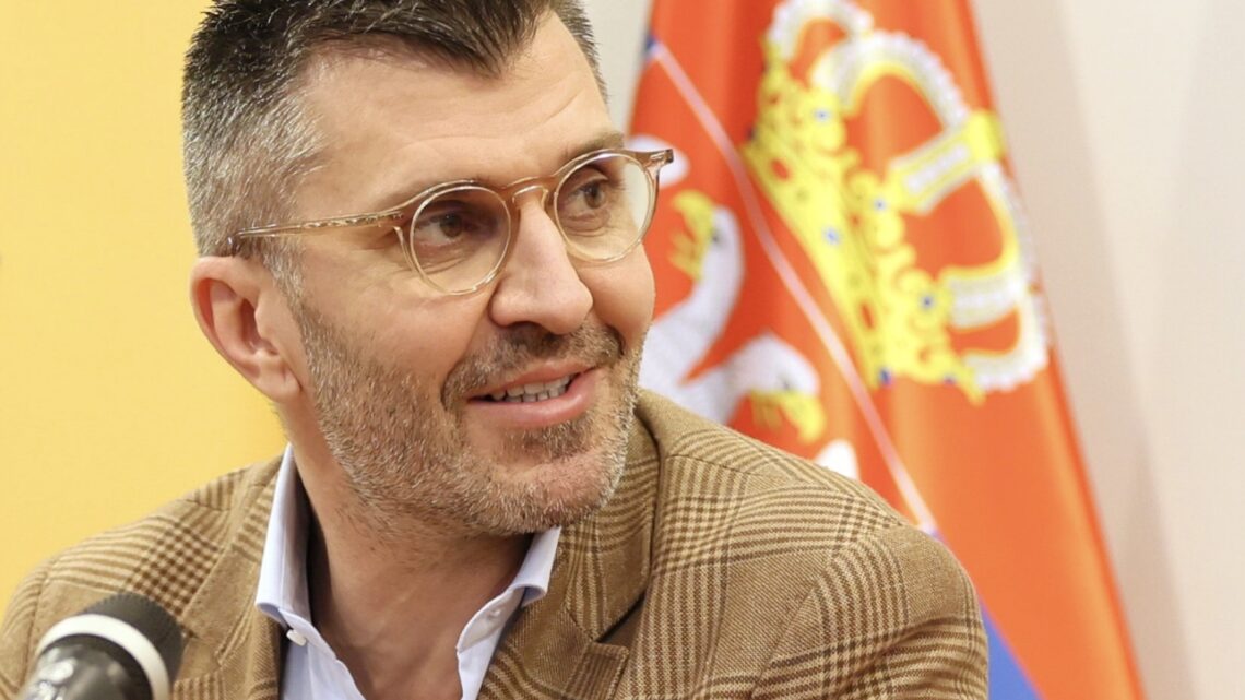 Slomljeno ogledalo protesta: Da li se više plašimo slike ili istine? Istina, dijalog i odgovornost – put izlaska iz krize Slomljeno ogledalo protesta: Da li se više plašimo slike ili istine? Istina, dijalog i odgovornost – put izlaska iz krize