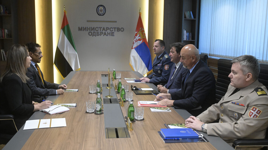 Sastanak ministra Gašića sa ambasadorom UAE Almenhalijem Sastanak ministra Gašića sa ambasadorom UAE Almenhalijem