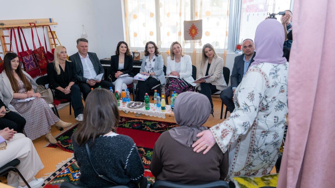 Министарка Мацура у Тутину: Приоритет је економско оснаживање жена Министарка Мацура у Тутину: Приоритет је економско оснаживање жена
