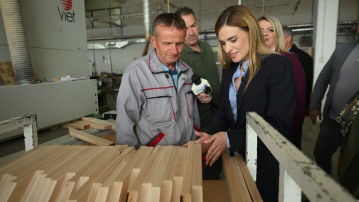 Нове мере подршке за социјално угрожене грађане и раднике