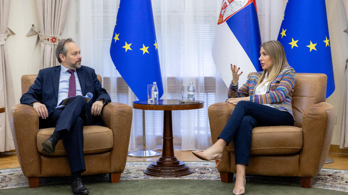 Спајање са тржиштем електричне енергије ЕУ сигурност за грађане и привреду Спајање са тржиштем електричне енергије ЕУ сигурност за грађане и привреду