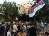 “Pustite ih sve”: Protest ispred PS Novi Beograd, studenti pozvali na skup podrške uhapšenim kolegama