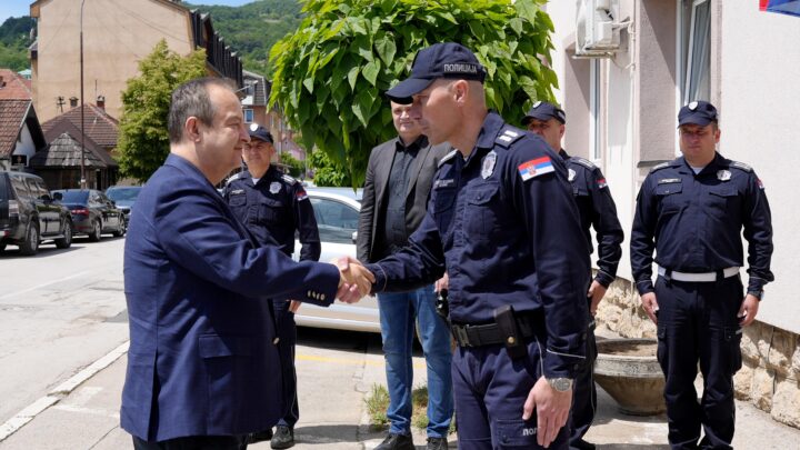 Дачић обишао Полицијску станицу у Kосјерићу