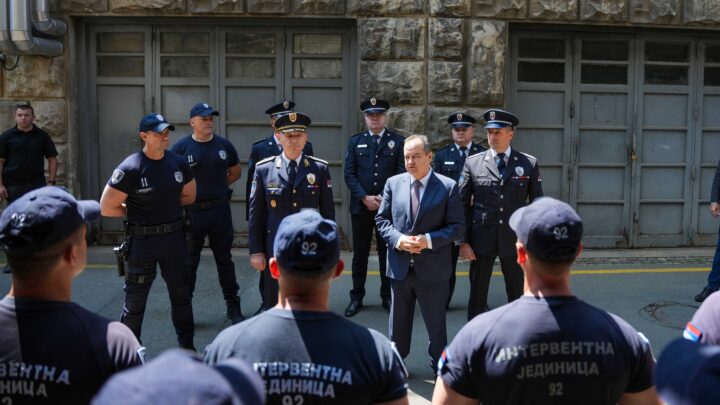 Министар Дачић обишао припаднике Интервентне јединице 92