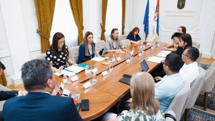 Подршка инвеститорима који доприносе привредном развоју Србије