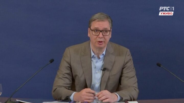 Vučić u javnom obraćanju: Diplome više nikoga ne zanimaju, bitno je znanje